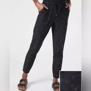 Athleta Printed Farallon Jogger Pants Camo Navy Size 6